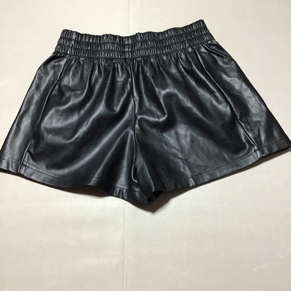 ILLA ILLA Black High Waist Faux Leather Shorts - Picture 3 of 11